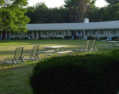 Capewind Waterfront Resort Falmouth Esterno foto